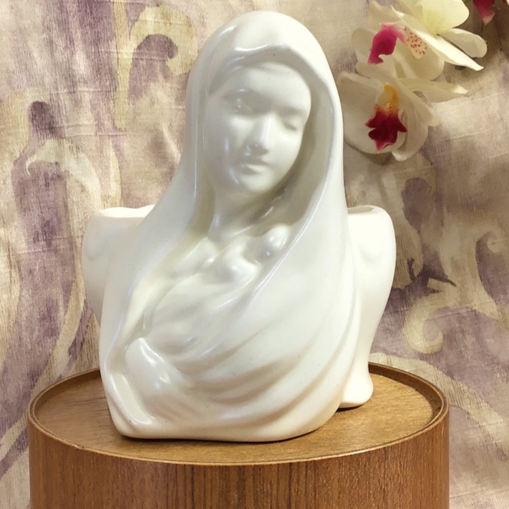 Ivory Madonna & Child planter